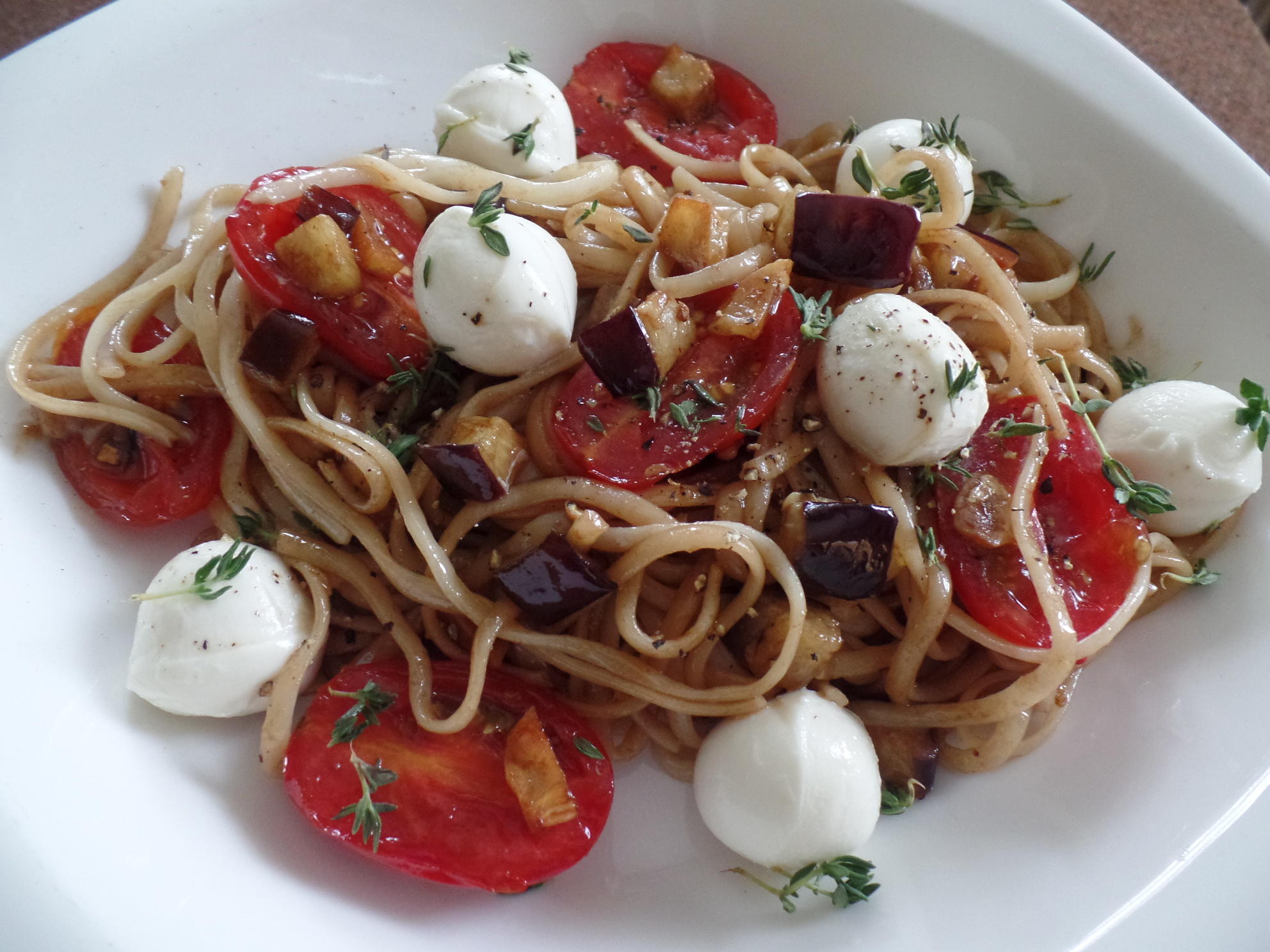 Bilder für Tomaten-Mozzarella-Pasta Rezept