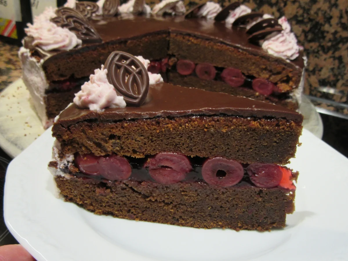 Backen: Schoko-Kirsch-Torte - Rezept - Bild Nr. 3511