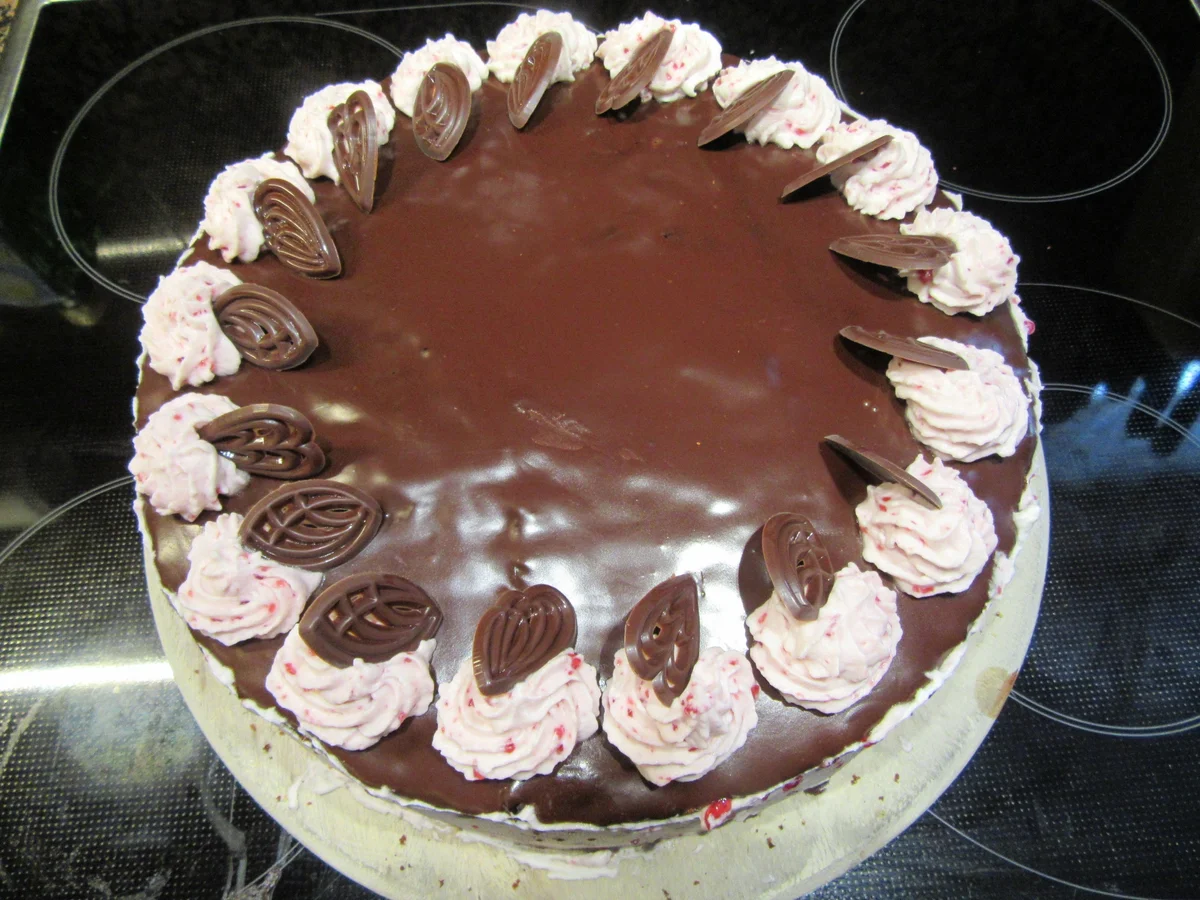 Backen: Schoko-Kirsch-Torte - Rezept - Bild Nr. 3523