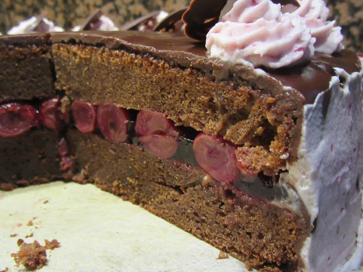 Backen: Schoko-Kirsch-Torte - Rezept - Bild Nr. 3524