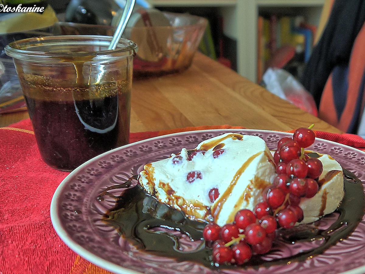 Rezept: Johannisbeerterrine mit Kaffeesirup Bild Nr. 3526 Johannisbeerterrine mit Kaffeesirup - Rezept - Bild Nr. 3526