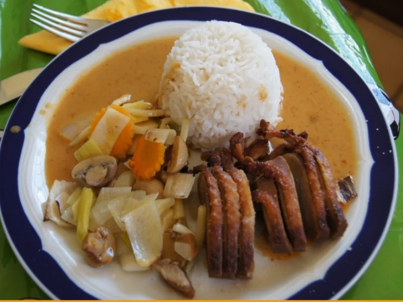 Gourmet-Ente auf Gemüsebett mit Erdnusssauce und Basmatireis - Rezept - Bild Nr. 3529