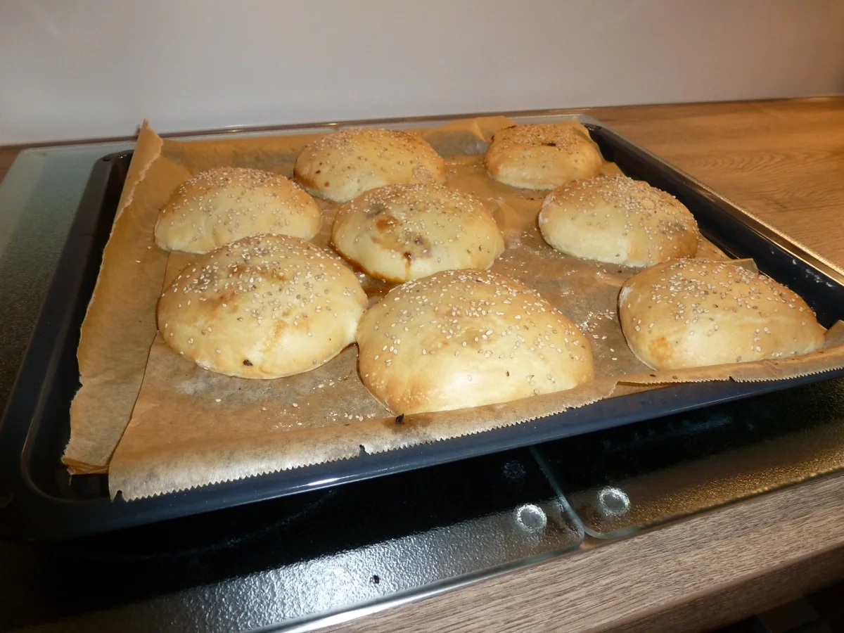 Gefüllte Dinkelbrötchen "Cheeseburger Style" - Rezept - Bild Nr. 3537
