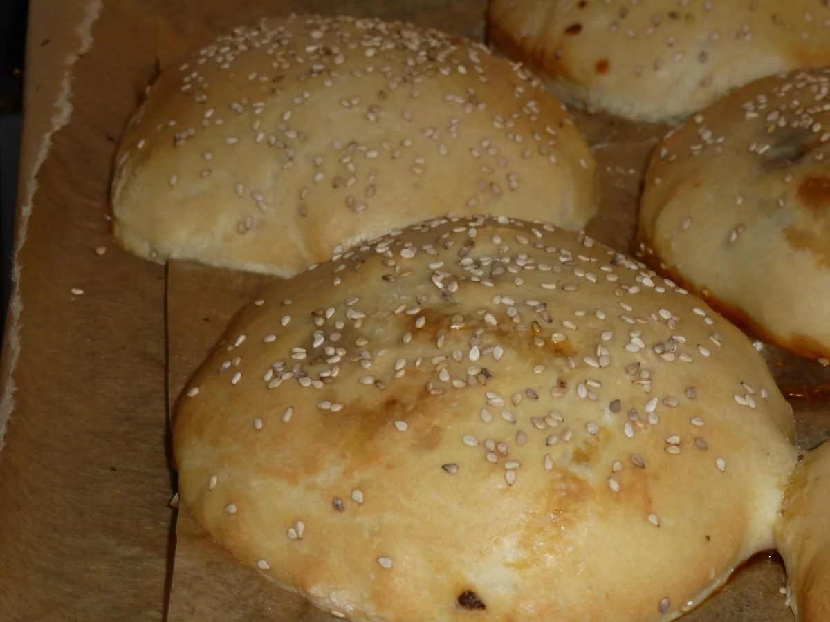 Gefüllte Dinkelbrötchen "Cheeseburger Style" - Rezept - Bild Nr. 3538