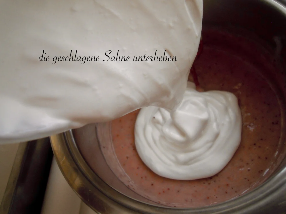 Erdbeer - Cremeschnitte - Rezept - Bild Nr. 3539