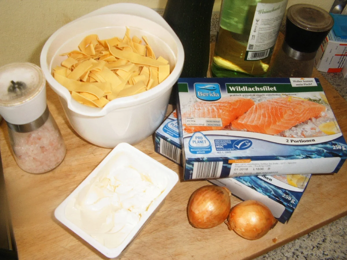 Rezept: Zucchini-Lachs -Nudeln Bild Nr. 3536 Zucchini-Lachs -Nudeln - Rezept - Bild Nr. 3536