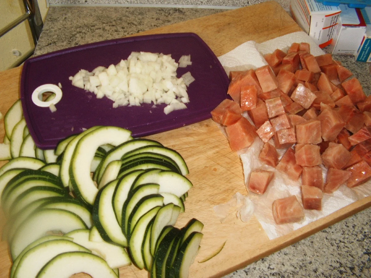 Rezept: Zucchini-Lachs -Nudeln Bild Nr. 3537 Zucchini-Lachs -Nudeln - Rezept - Bild Nr. 3537