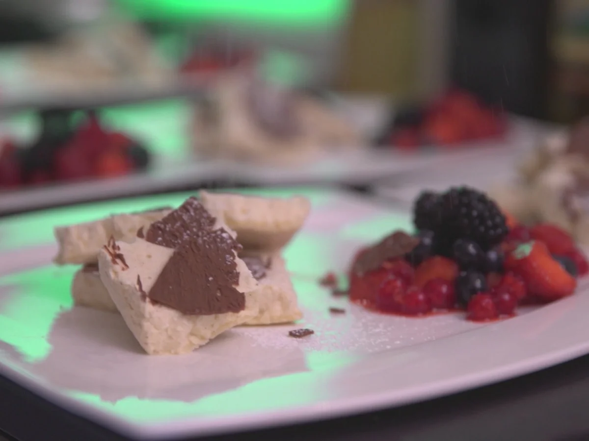 Geeister Kaiserschmarren mit Waldfrüchten - Rezept - Bild Nr. 2