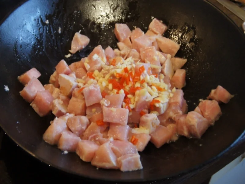 Hähnchenbrustfiletcurry mit roten Spitzpaprika und Basmatireis - Rezept - Bild Nr. 3546