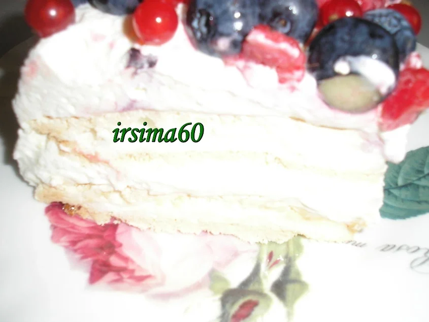 Rezept: Pavlova mit Vanillesahne und Beeren Bild Nr. 5 Pavlova mit Vanillesahne und Beeren - Rezept - Bild Nr. 5