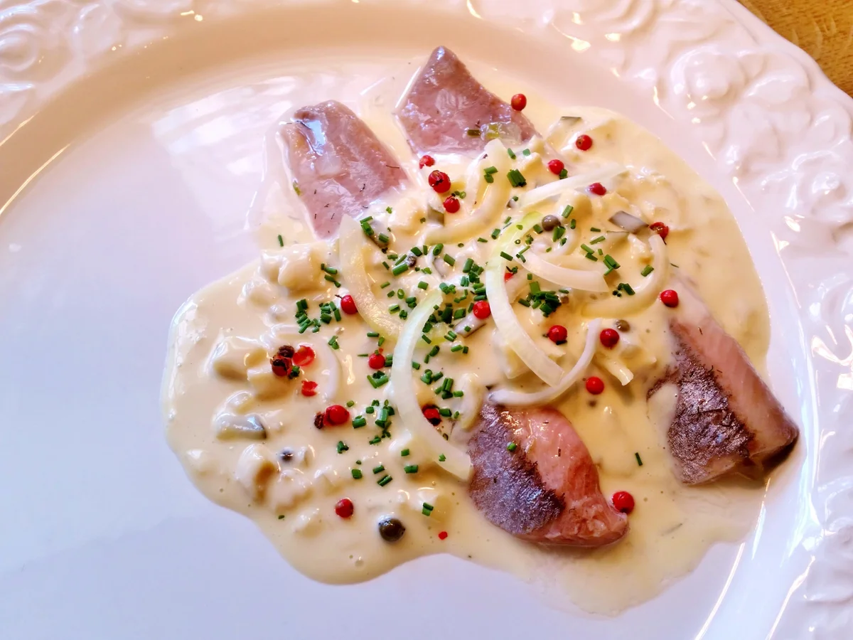 Rezept: Matjesfilets mit Pellkartoffeln und Tomatensalat Bild Nr. 3568 Matjesfilets mit Pellkartoffeln und Tomatensalat - Rezept - Bild Nr. 3568