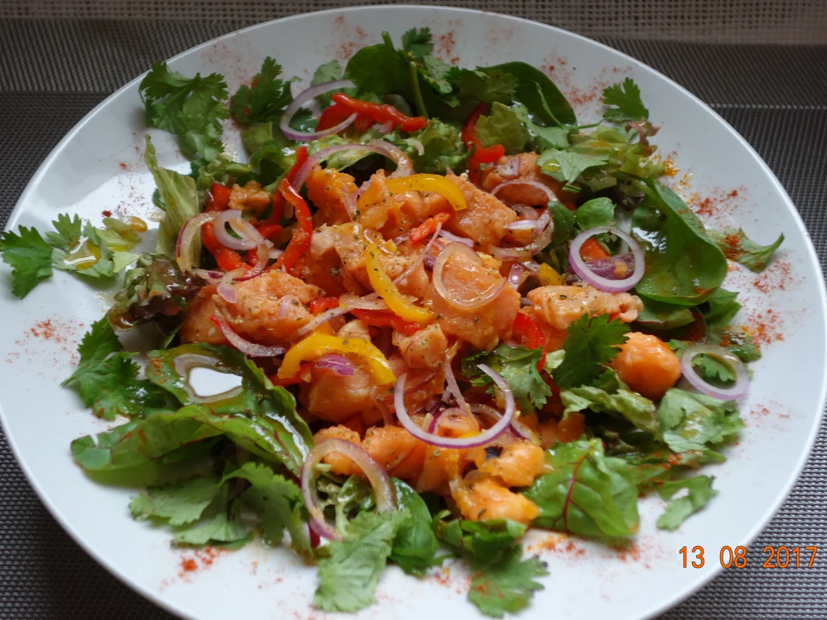 Rezept: Fruchtiger Lachs-Salat nach Art Ceviche Bild Nr. 3 Fruchtiger Lachs-Salat nach Art Ceviche - Rezept - Bild Nr. 3