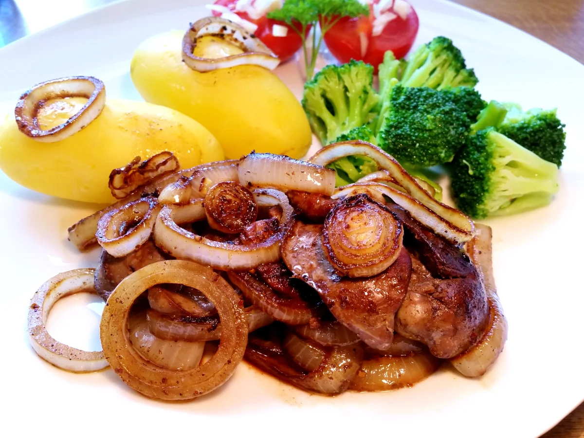 Rezept: Hühnerleber mit viel Zwiebeln und Broccoli Bild Nr. 3573 Hühnerleber mit viel Zwiebeln und Broccoli - Rezept - Bild Nr. 3573