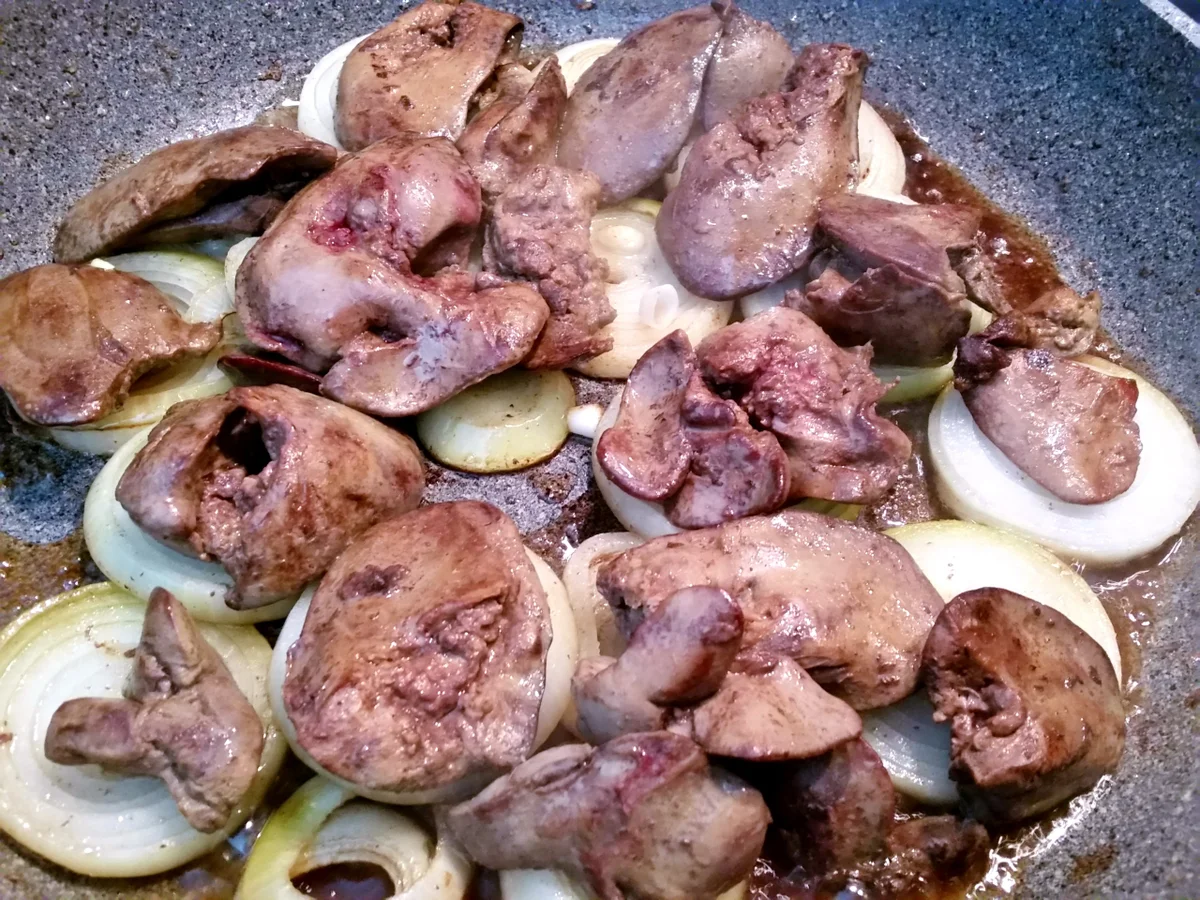 Rezept: Hühnerleber mit viel Zwiebeln und Broccoli Bild Nr. 3574 Hühnerleber mit viel Zwiebeln und Broccoli - Rezept - Bild Nr. 3574