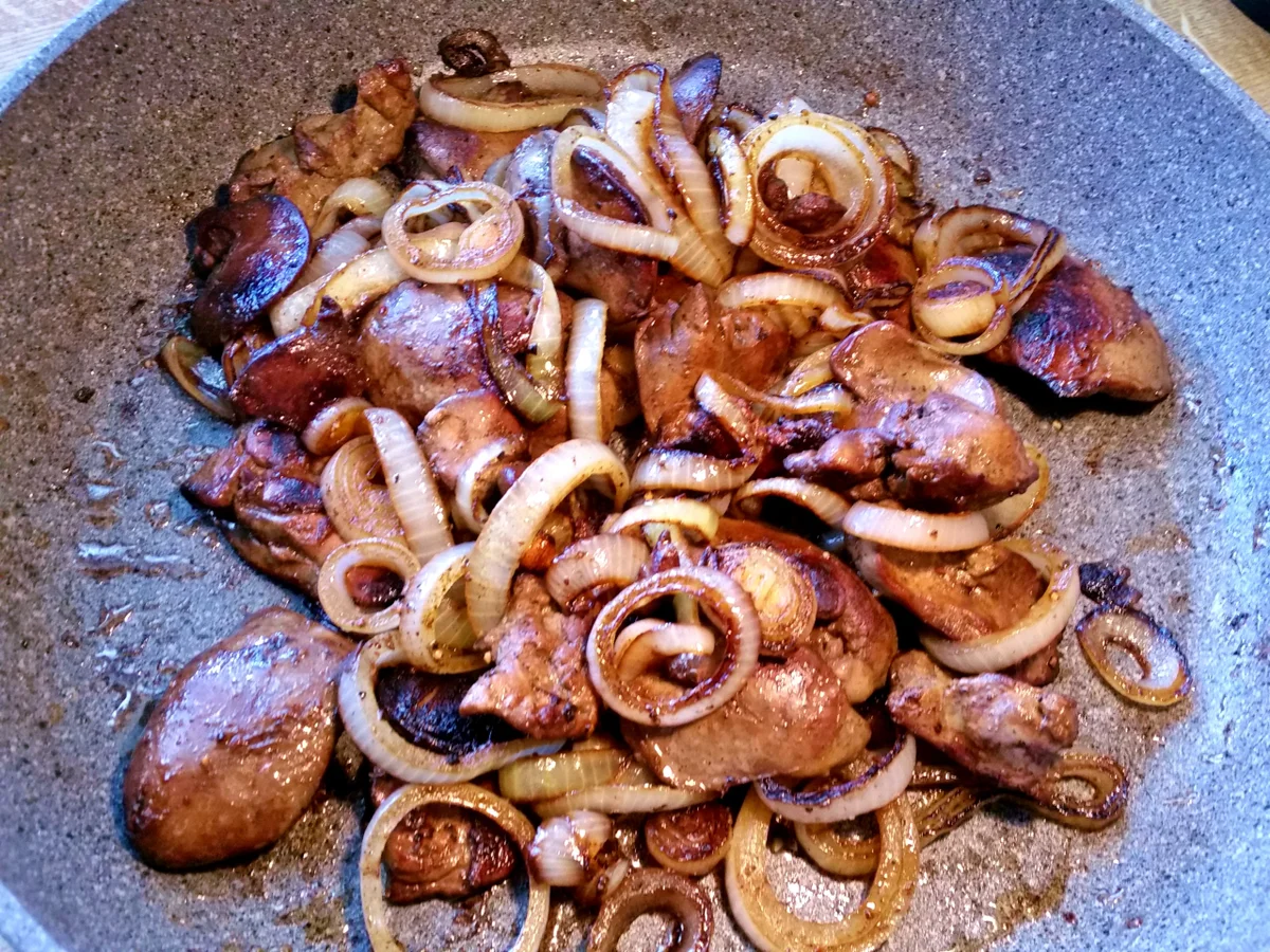 Rezept: Hühnerleber mit viel Zwiebeln und Broccoli Bild Nr. 3576 Hühnerleber mit viel Zwiebeln und Broccoli - Rezept - Bild Nr. 3576