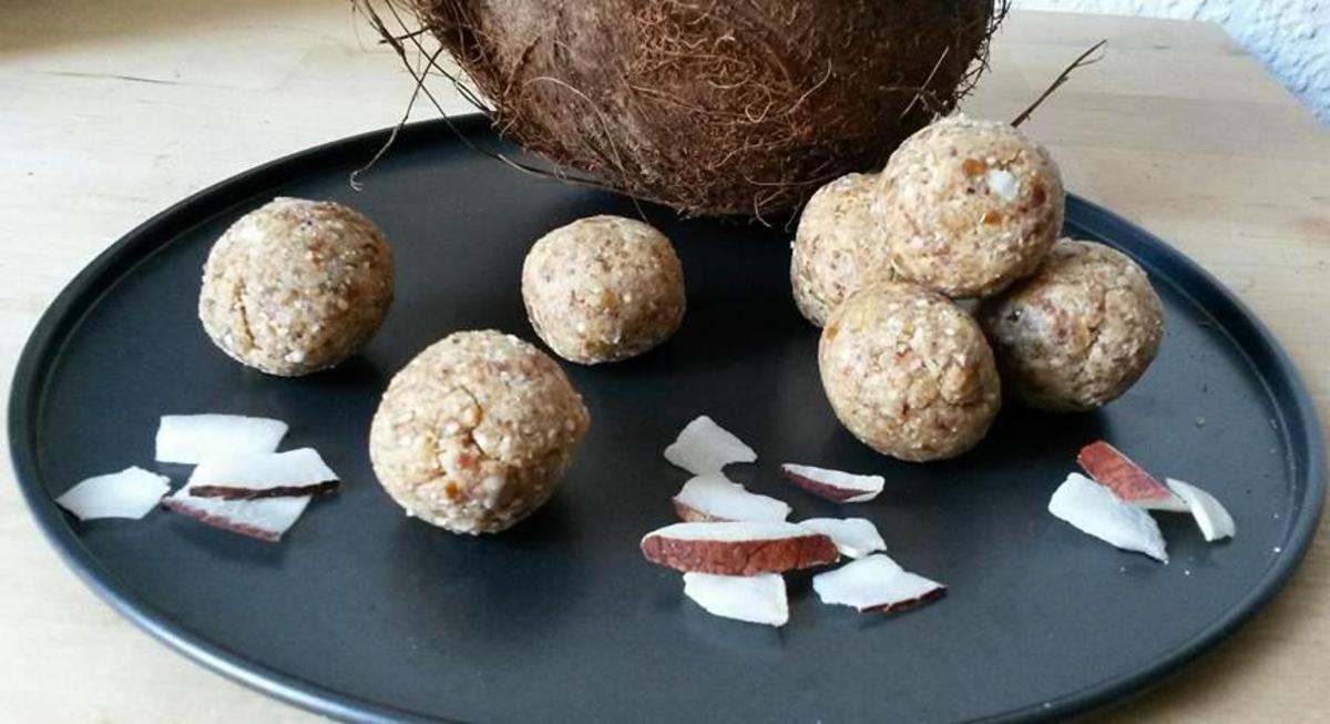 Kokos Dattel Kugeln - Cocos Dattel Balls - Rezept - Bild Nr. 3580