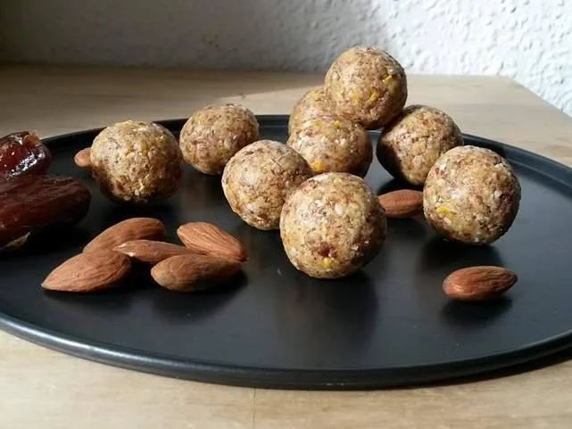 Rezept: Mango Mandel Kugeln - Mango Almond Balls Bild Nr. 3580 Mango Mandel Kugeln - Mango Almond Balls - Rezept - Bild Nr. 3580