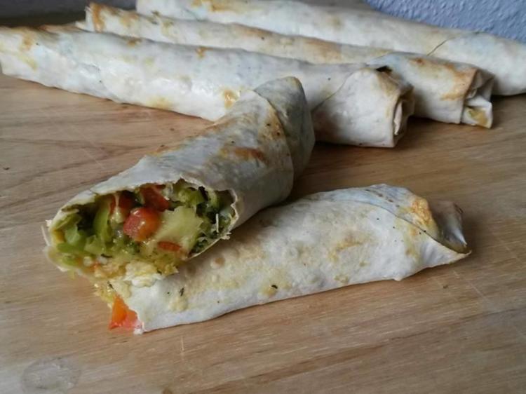 Zigarren Börek mit Hähnchen Käse / Spinat / Hackfüllung / Gemüse ...