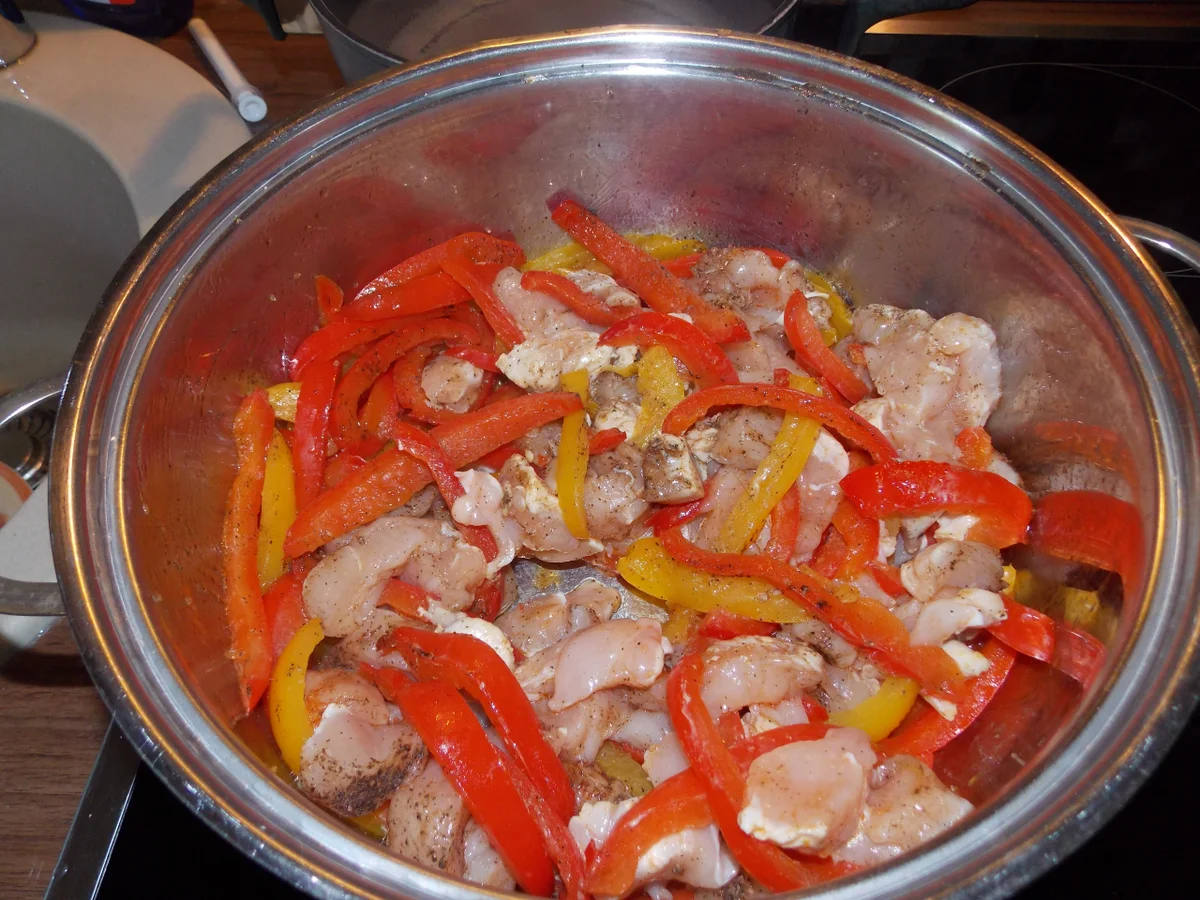 Rezept: Hähnchengeschnetzeltes nach meiner Art Bild Nr. 3588 Hähnchengeschnetzeltes nach meiner Art - Rezept - Bild Nr. 3588