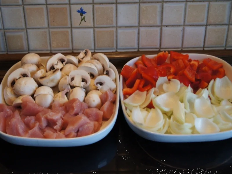 Putenfleisch-Gemüse-Spieße mit pikanter Sauce - Rezept - Bild Nr. 4