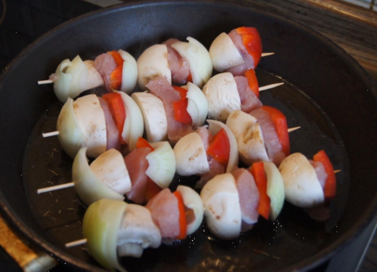 Putenfleisch-Gemüse-Spieße mit pikanter Sauce - Rezept - Bild Nr. 6