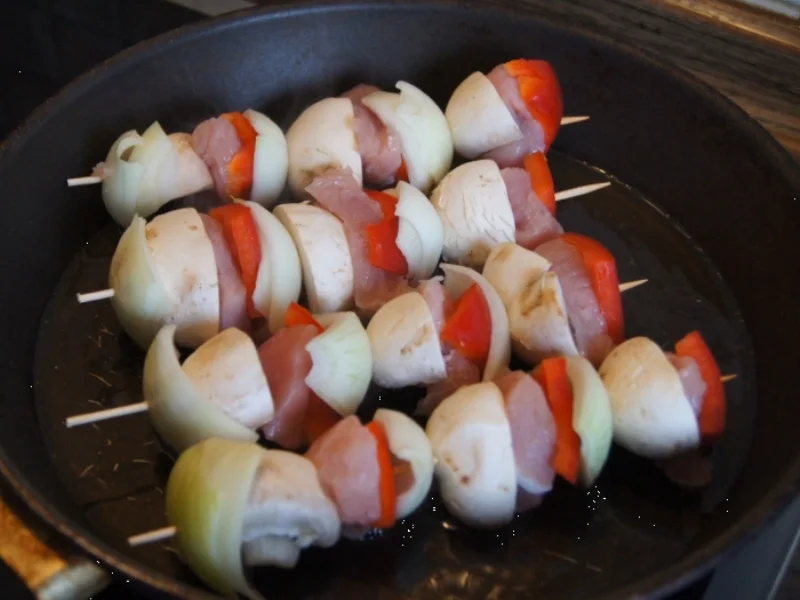 Putenfleisch-Gemüse-Spieße mit pikanter Sauce - Rezept - Bild Nr. 6