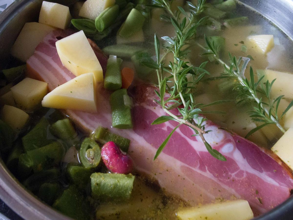 Suppenküche:  Bibbelchesbohnesupp (Löffelbohnensuppe) - Rezept - Bild Nr. 3642