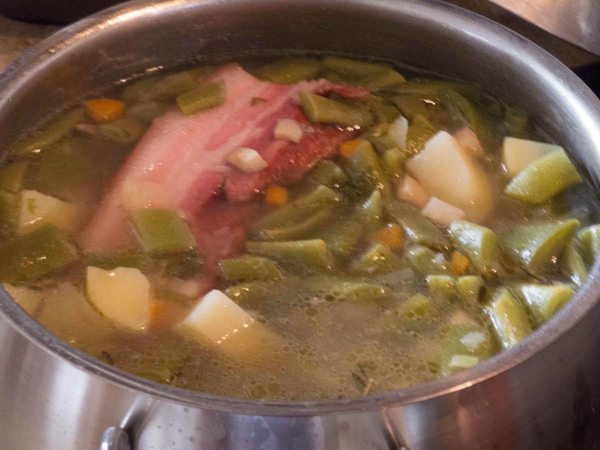 Suppenküche:  Bibbelchesbohnesupp (Löffelbohnensuppe) - Rezept - Bild Nr. 3643