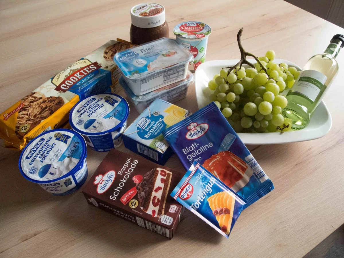 Rezept: Kuchen: Stracciatella-Cheese-Cake mit Trauben Bild Nr. 3 Kuchen: Stracciatella-Cheese-Cake mit Trauben - Rezept - Bild Nr. 3