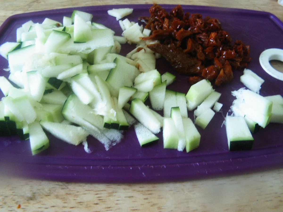 Hähnchenbrust mit einer Frischkäse Zucchini Tomaten Füllung - Rezept - Bild Nr. 3613