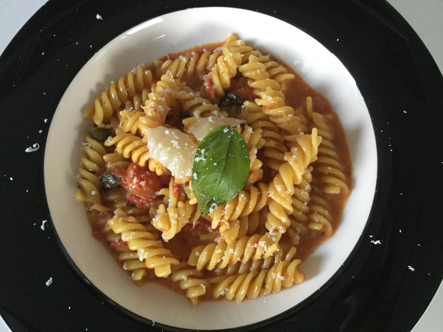 Schnelle Einfache One Pot Pasta Mit Tomaten Rezept Kochbar De