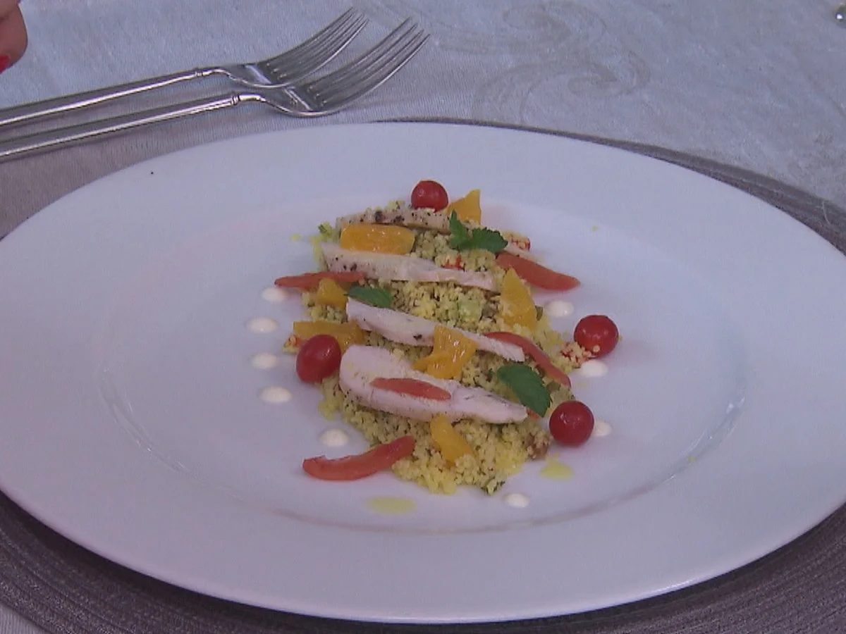 Salat vom Bauernhuhn auf französischem Couscous mit Orangen-Minz-Vinaigrette - Rezept - Bild Nr. 2