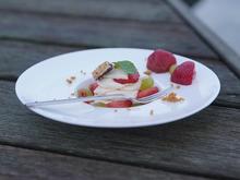 Mascarponecreme mit Erdbeeren und Weintrauben - Rezept - Bild Nr. 2