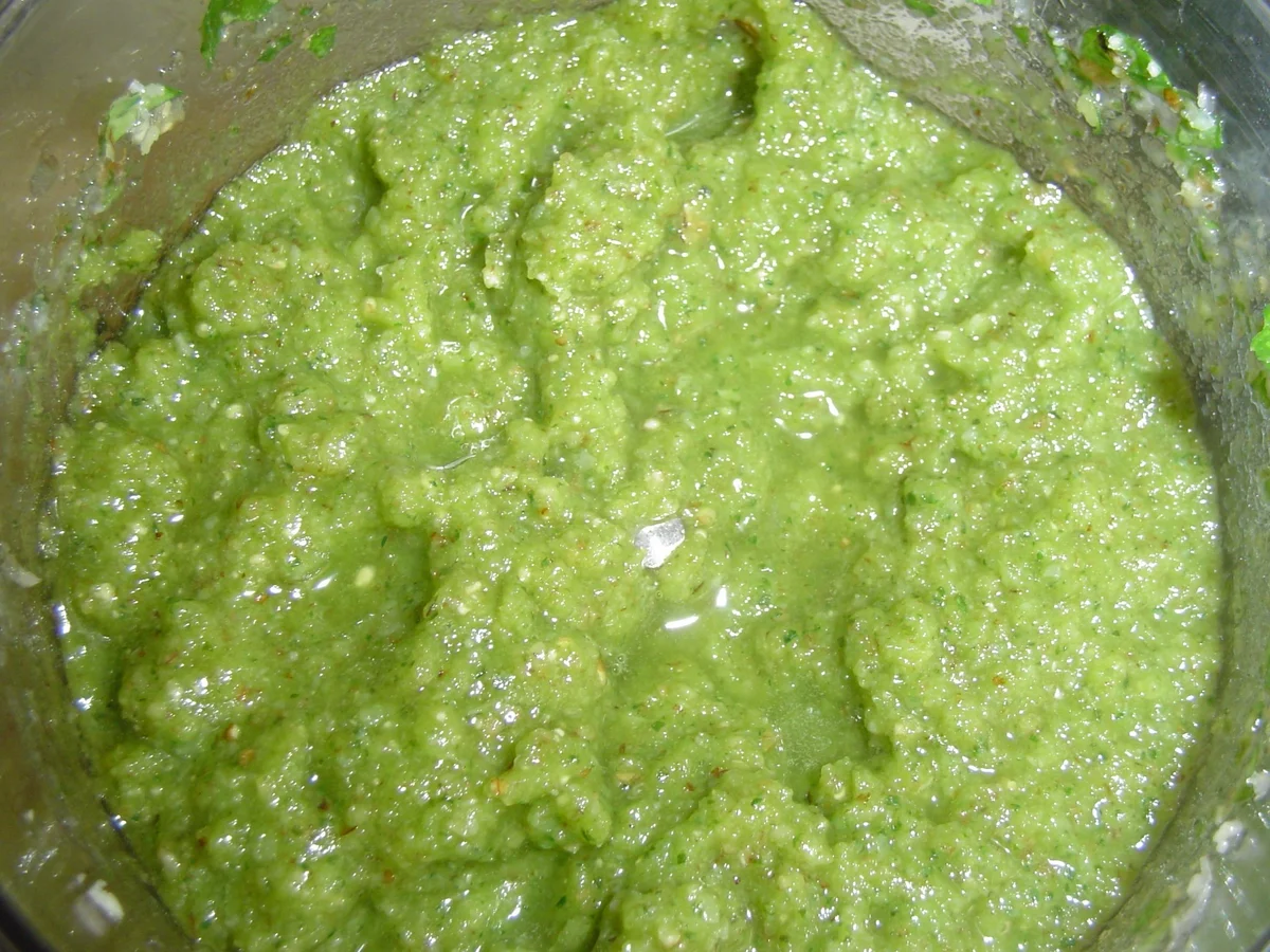 Basilikumpesto mal nicht Italienisch - Rezept - Bild Nr. 3621