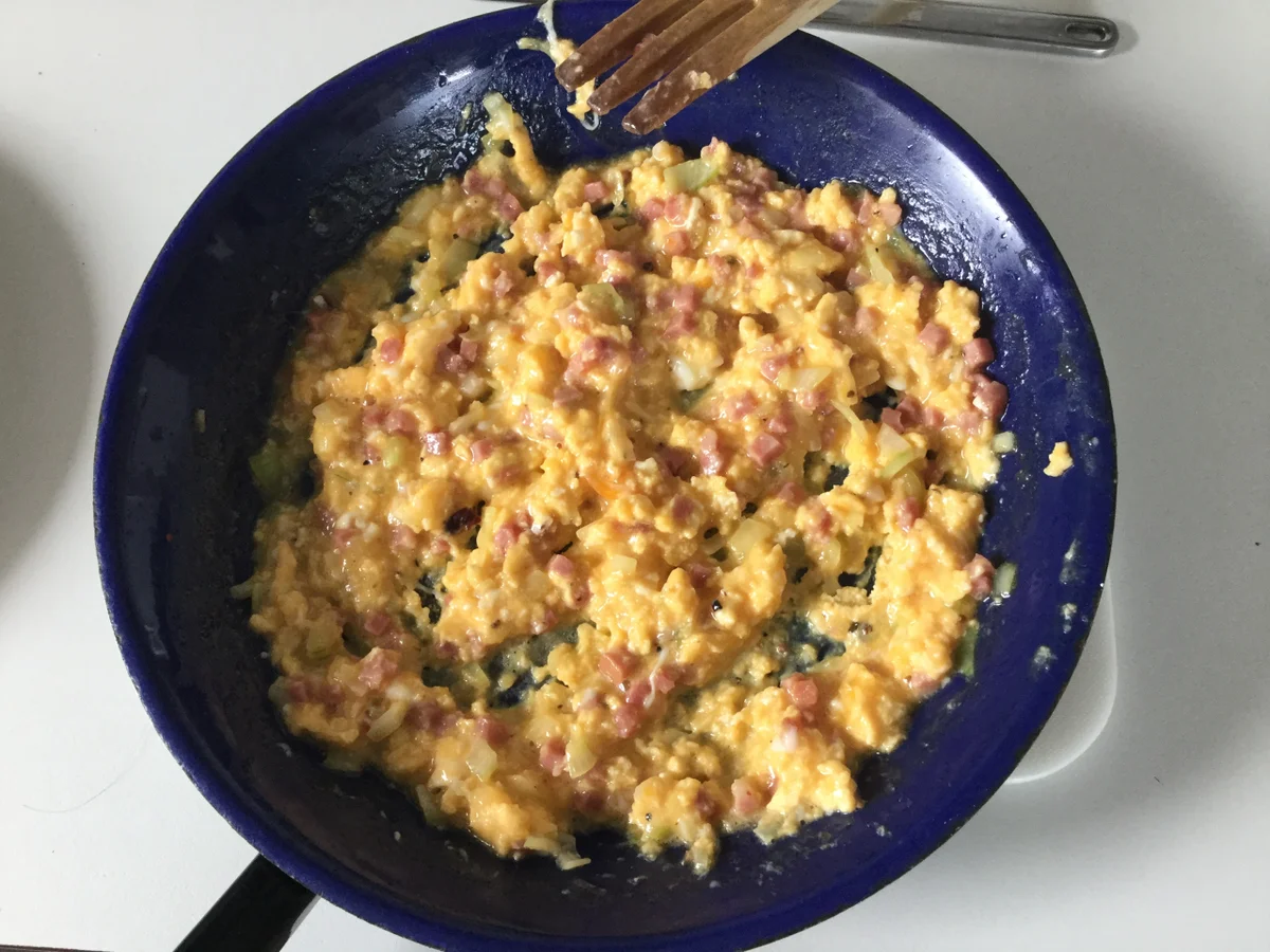 Rezept: Rührei mit Zwiebeln und Speck Bild Nr. 3624 Rührei mit Zwiebeln und Speck - Rezept - Bild Nr. 3624