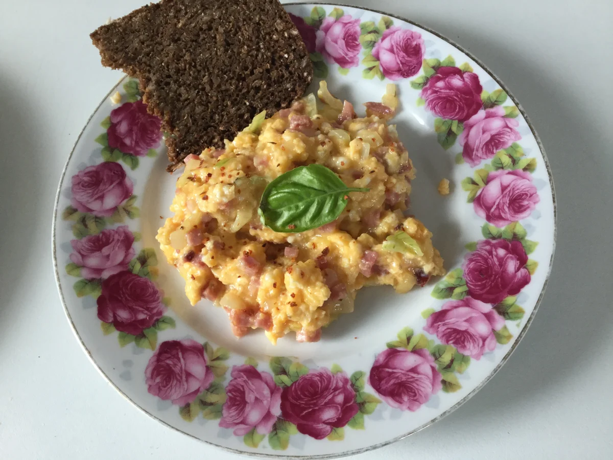 Rezept: Rührei mit Zwiebeln und Speck Bild Nr. 3625 Rührei mit Zwiebeln und Speck - Rezept - Bild Nr. 3625