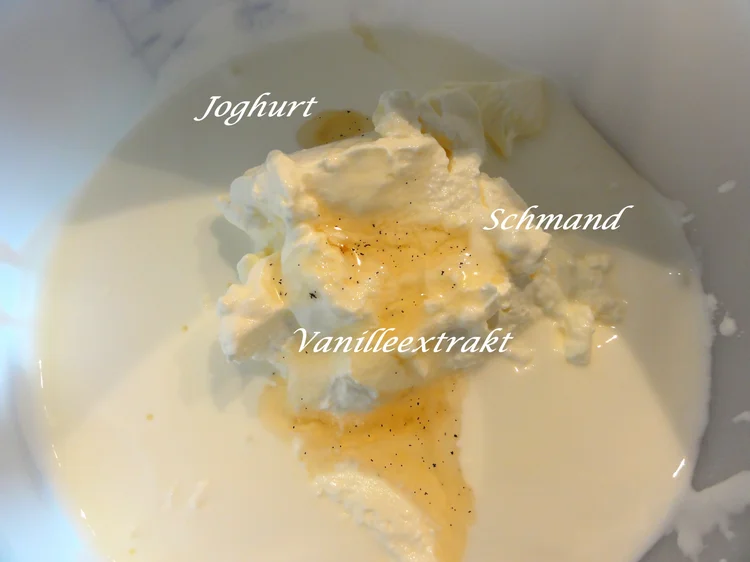 Rezept Schneegestöber Mit Joghurt Und Sahne Dessert: HIMBEER ~ JOGHURT ~ SAHNE - einfach - von Rezeptsammlerin
