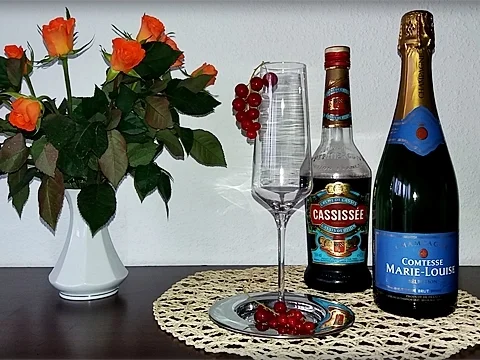 Kir Royal - Rezept - Bild Nr. 4