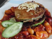 Zucchini-Burger auf scharfer Tomaten-Soße mit Gnocchetti - Rezept - Bild Nr. 3621