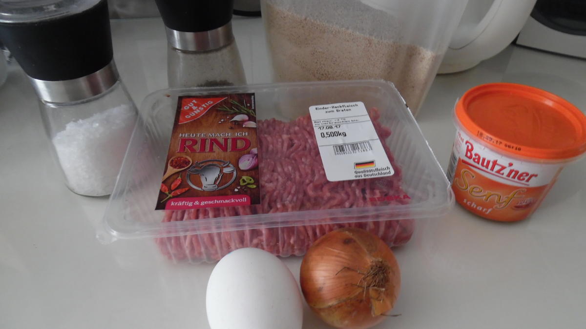 Zucchini-Burger auf scharfer Tomaten-Soße mit Gnocchetti - Rezept - Bild Nr. 3625