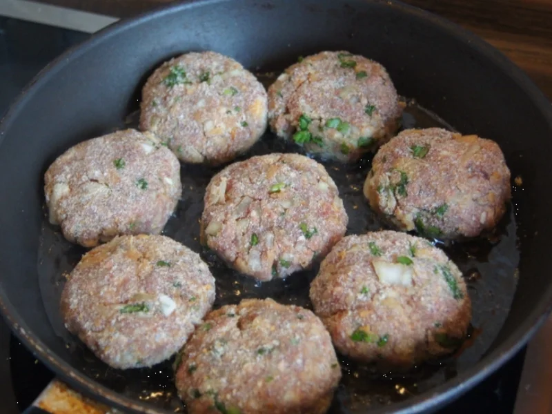 Rindfleischbuletten mit Kräutern - Rezept - Bild Nr. 3630