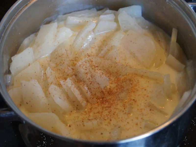 Rezept: Rindfleischbuletten mit Kräutern, Sahnekohlrabi und Kartoffeln Bild Nr. 3628 Rindfleischbuletten mit Kräutern, Sahnekohlrabi und Kartoffeln - Rezept - Bild Nr. 3628