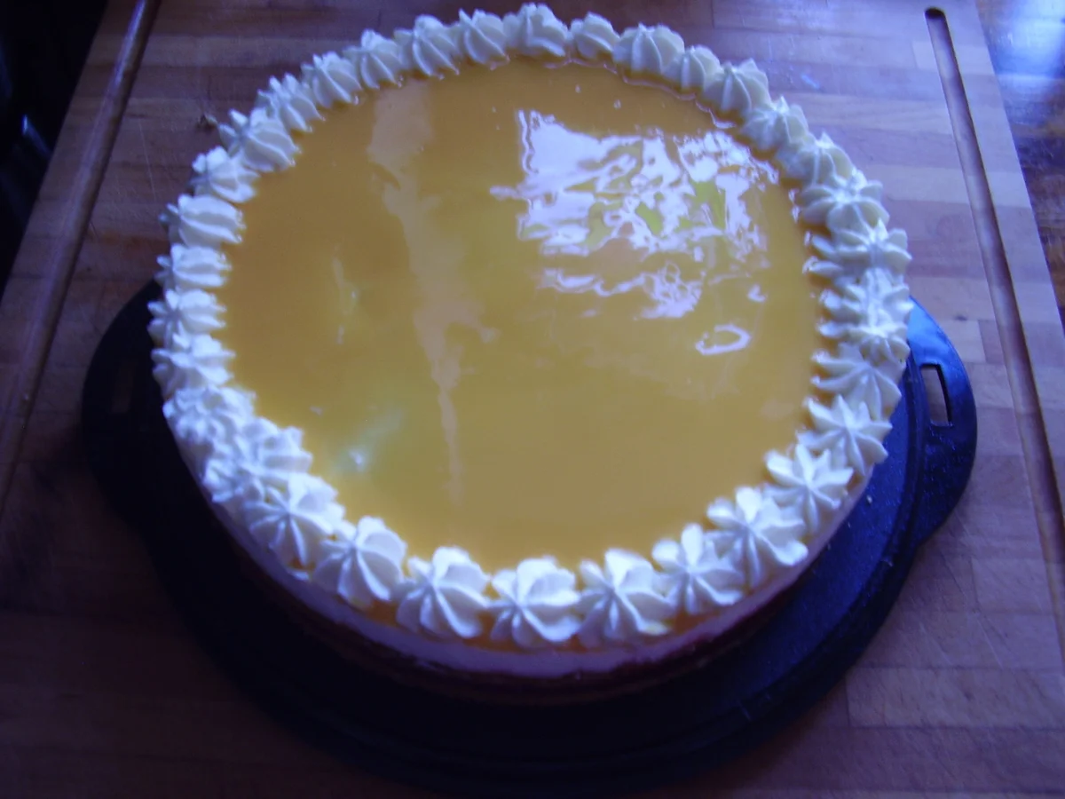 Eierliklörtorte mit Preiselbeeren - Rezept - Bild Nr. 2