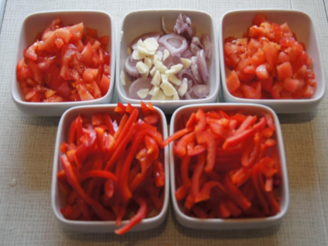 Seelachsfilet auf Tomaten Paprika Gemüse - einfach - von MausVoh