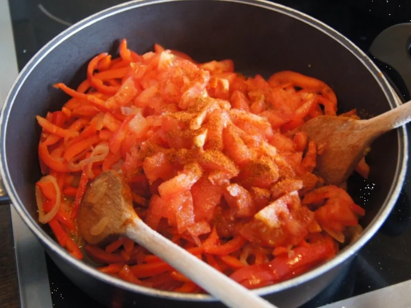 Seelachsfilet auf Tomaten-Paprika-Gemüse - Rezept - Bild Nr. 3643
