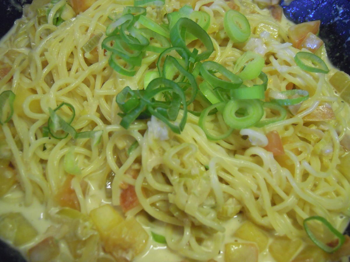 Lachsforellenfilet mit Pasta in Pfirsich - Salsa - Sauce - Rezept - Bild Nr. 3652