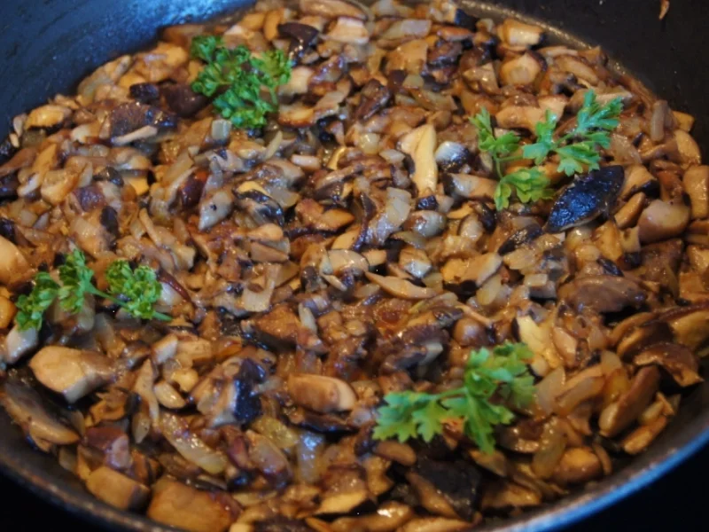 Waldpilzpfanne mit Bauerbutterbrot - Rezept - Bild Nr. 9