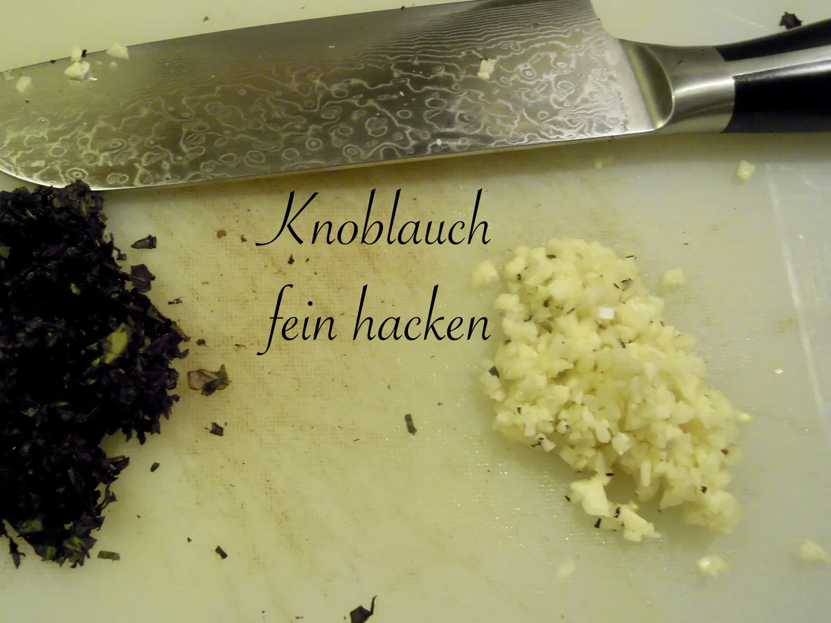 Pesto aus rotem Basilikum - Rezept - Bild Nr. 3674