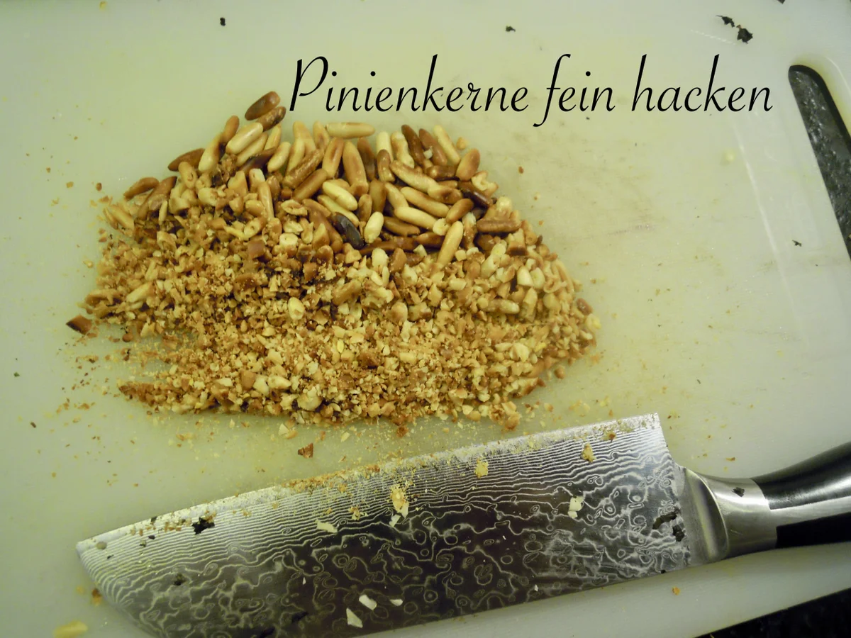 Pesto aus rotem Basilikum - Rezept - Bild Nr. 3676