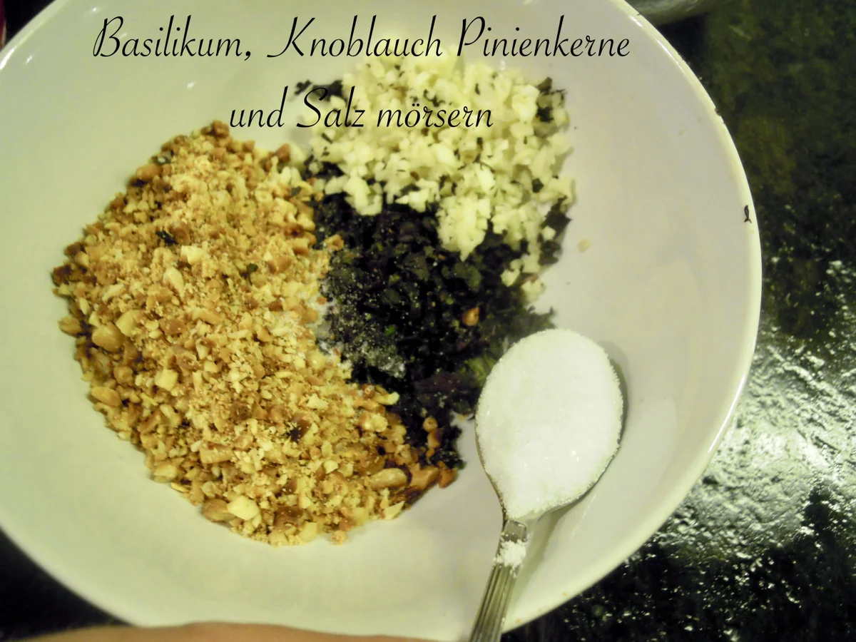 Pesto aus rotem Basilikum - Rezept - Bild Nr. 3677